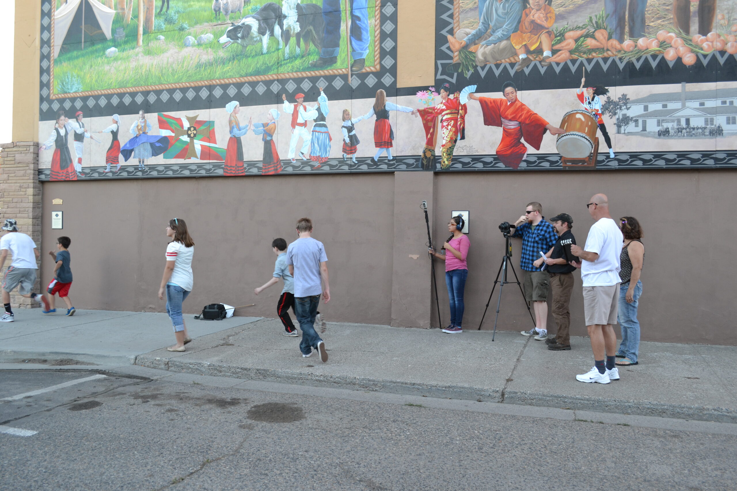 filming on location at murals 2015